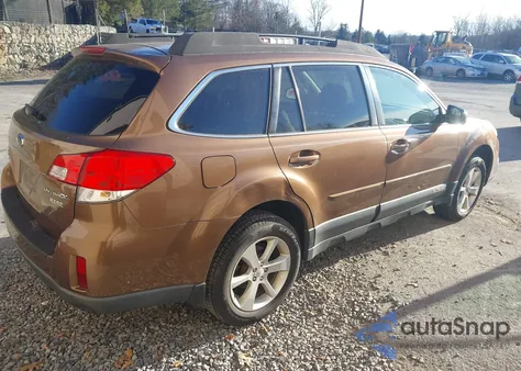 2013 Subaru Outback 2.5I Premium z USA, uszkodzony, nr VIN 4S4BRBCC1D3293665